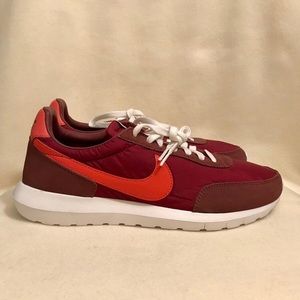 ✨NWOT Vintage Nike Sneakers